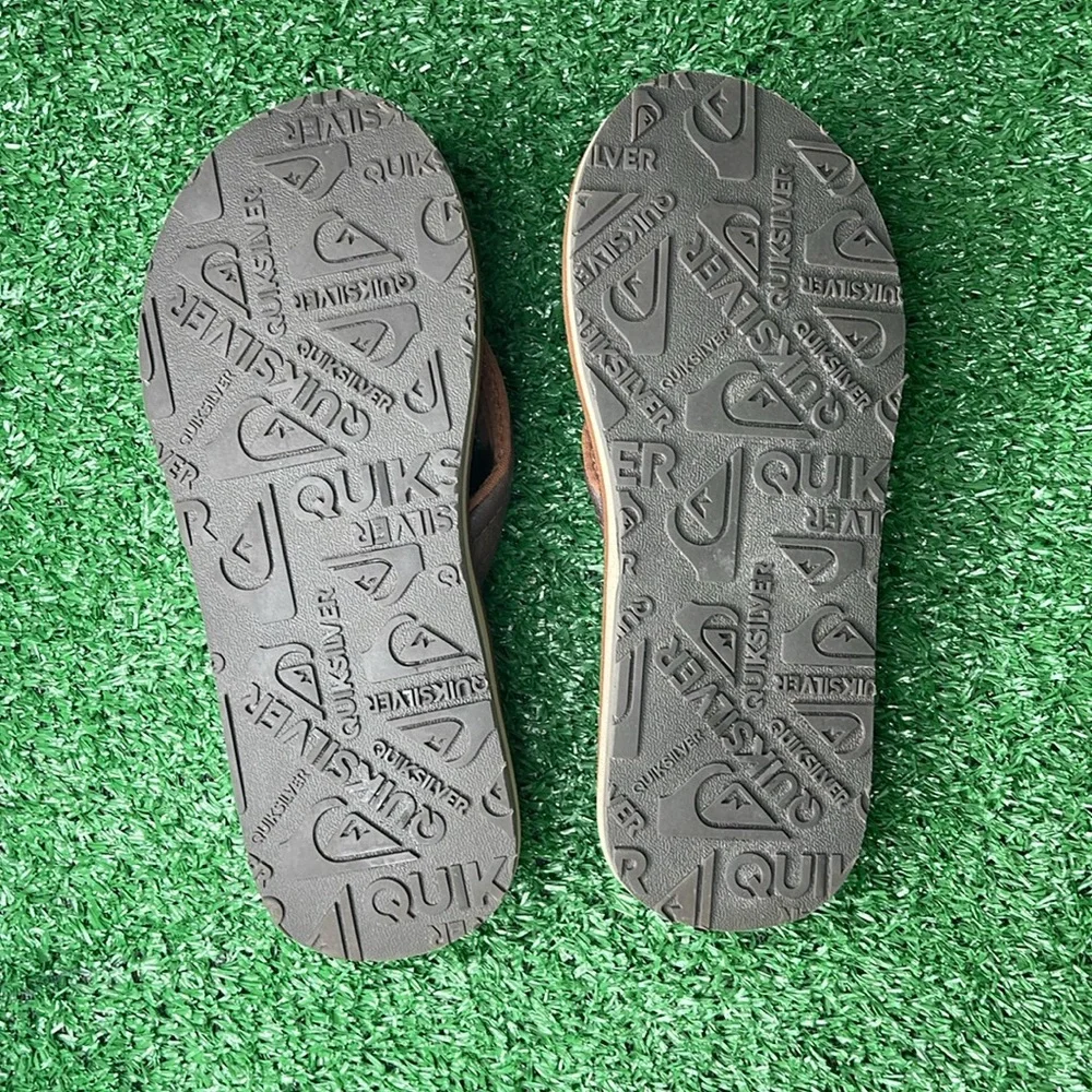 Quiksilver Carver Nubuck Thongs Size Womens 7 Men’s 5